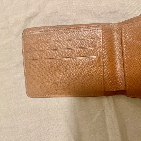 Louis Vuitton Wallet - Picture 4 of 4